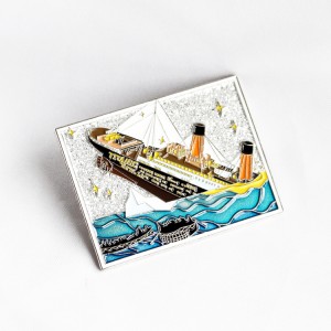 big ship pins with glitter and transparent sea wave