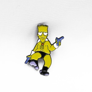 Anime Badges Cute Simpson marrazki bizidunetako pinak pistolarekin