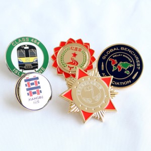 Wholesale Wholesale Top Quality Free Design Complicbralment Metal Pin Custom Lapel Pin