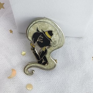 Custom Pearl Swirl Enamel Pin